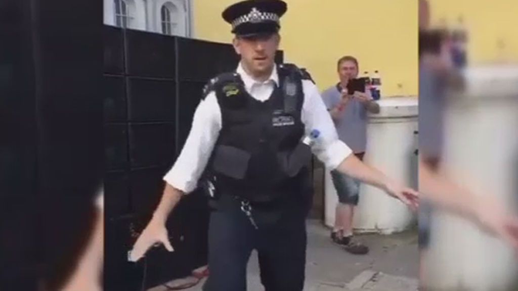Un policía bailón en Notting Hill que ya era conocido por aparecer en el Got Talent británico