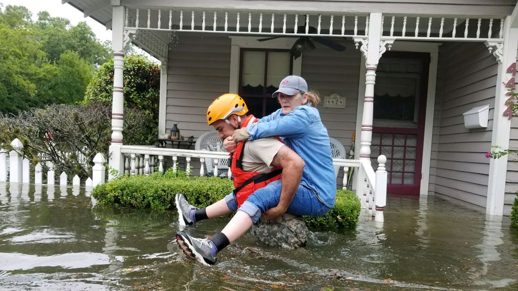 Caos, lluvia y lodo:  el huracán Harvey, en fotos