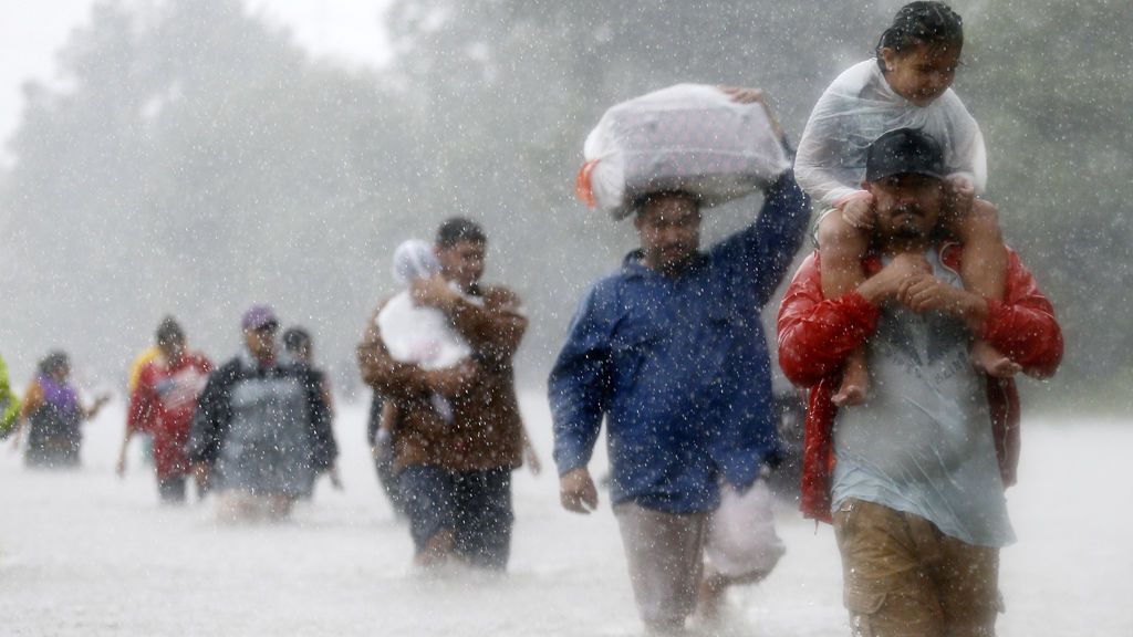 Caos, lluvia y lodo:  el huracán Harvey, en fotos