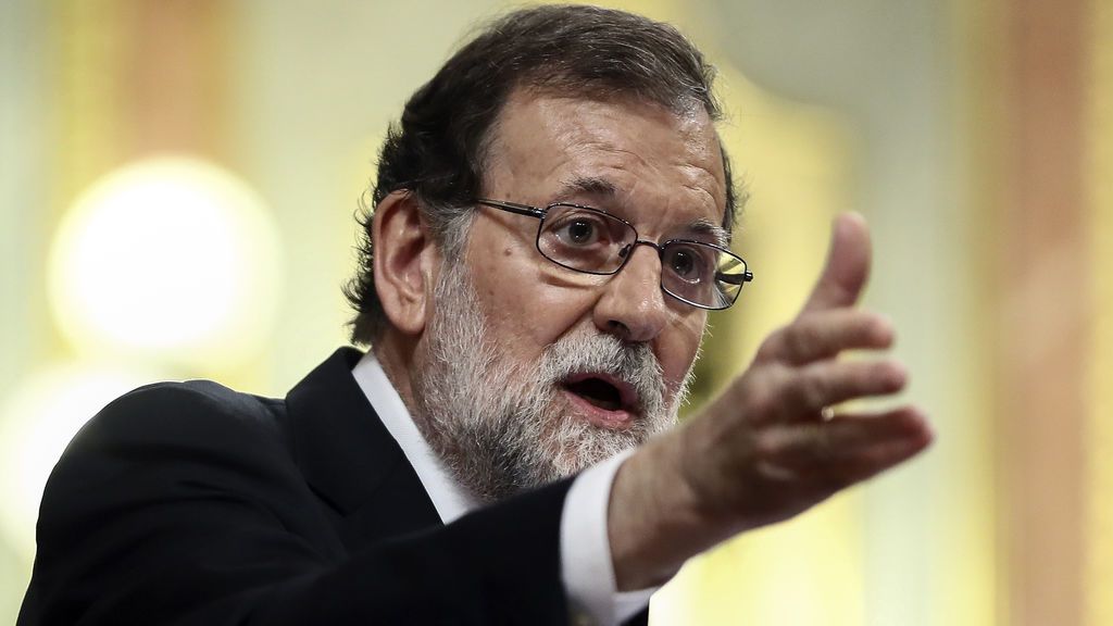 Rajoy esquiva los golpes de la oposición en un pleno extraordinario sobre corrupción