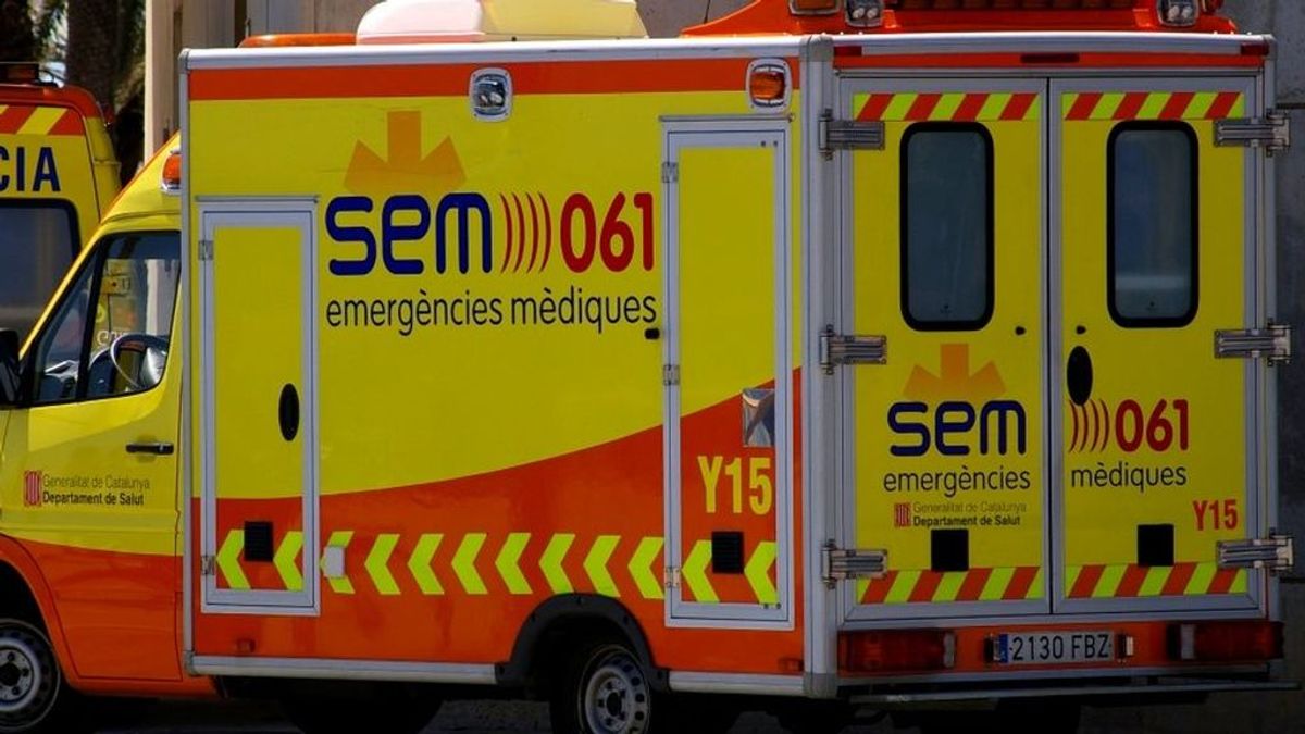 Un hombre en estado crítico en Barcelona tras recibir cuatro tiros, un hachazo y amputarle dos dedos