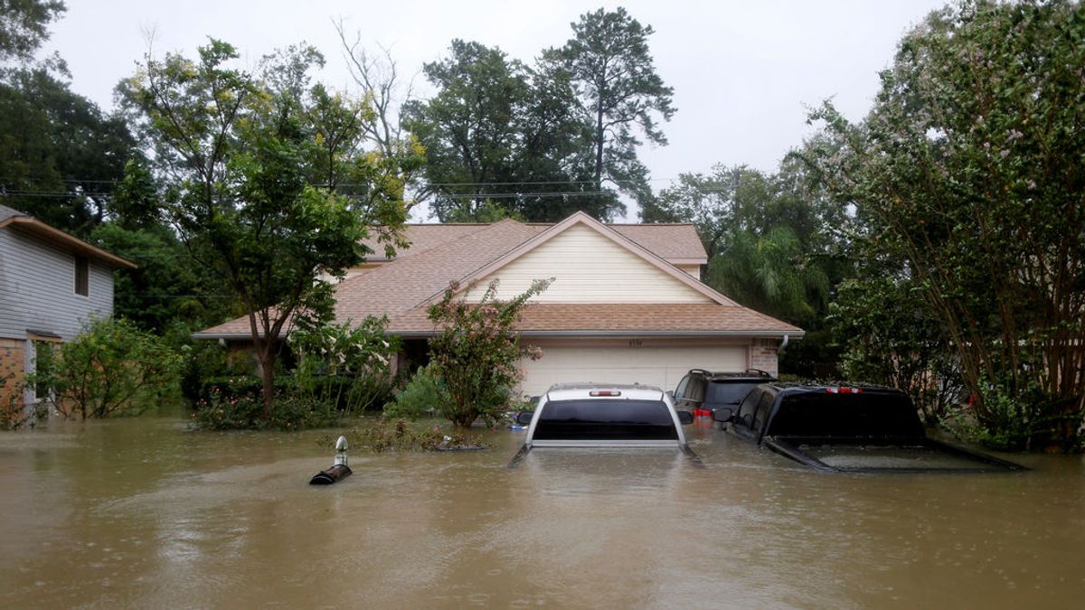 Una madre muere salvando a su hija durante la tormenta Harvey