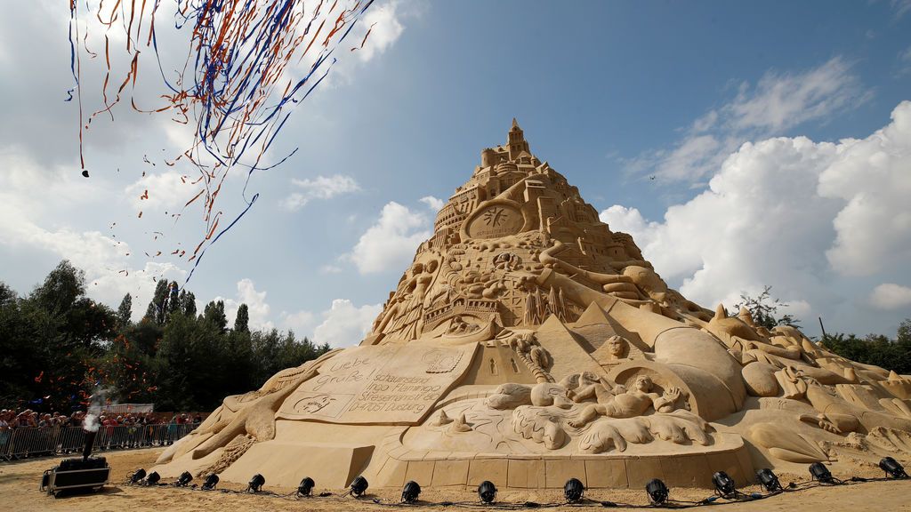 16,68 metros de castillo de arena; el más grande del mundo según el jurado del Guinness World Records