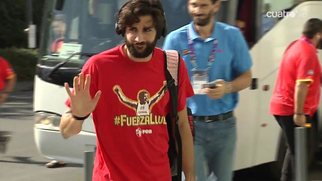 El detallazo de Ricky Rubio con Llull en el debut de España: #FuerzaLlull