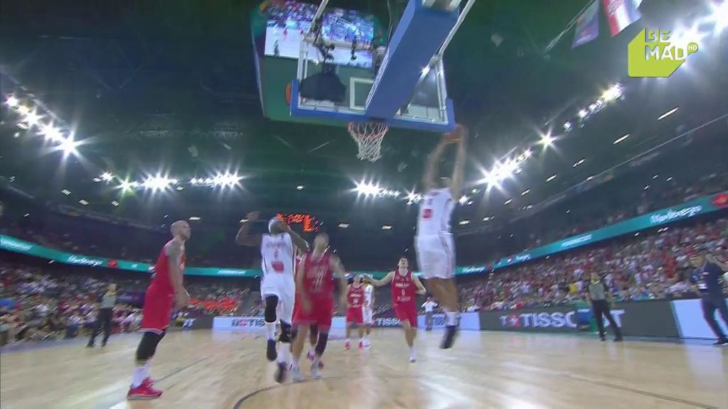 ¡Conexión Rice-Vucevic! Bola a las nubes y alley-oop a tabla de Montenegro