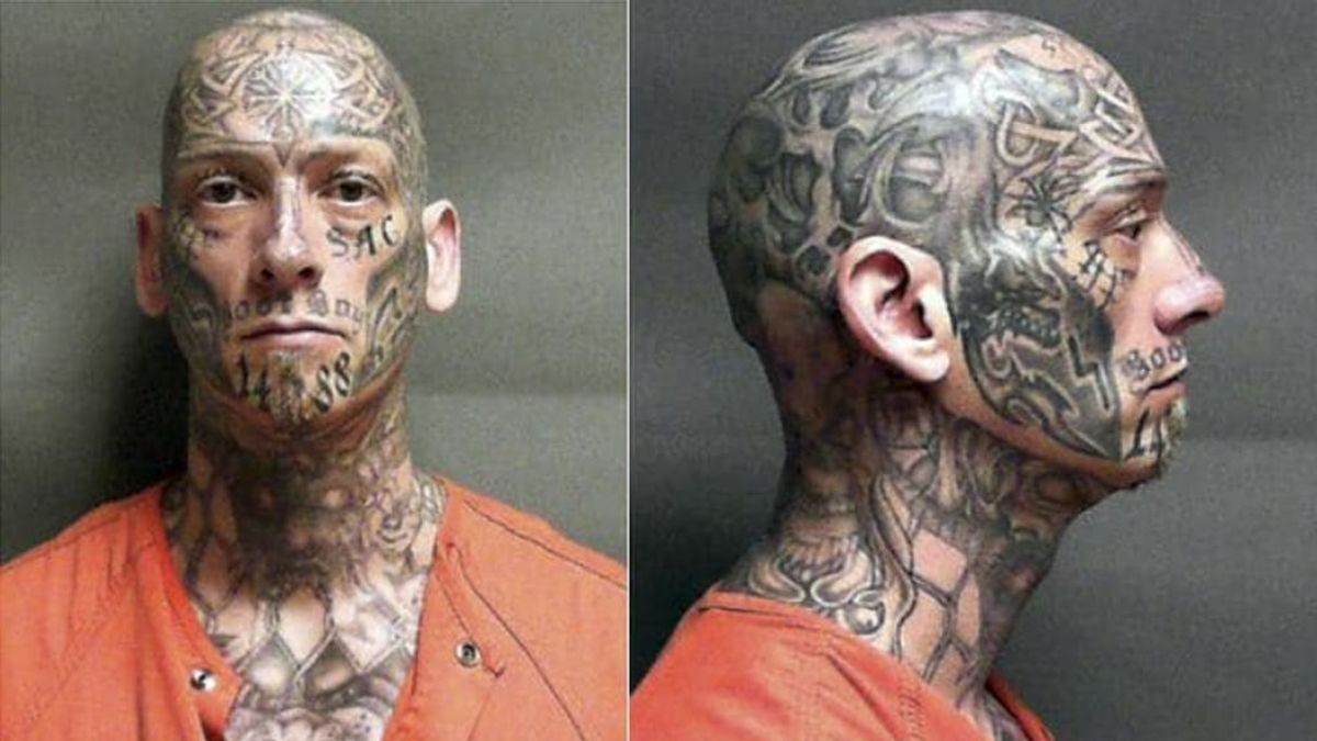 Encuentra a un fugitivo gracias a que llevaba todo el cuerpo tatuado