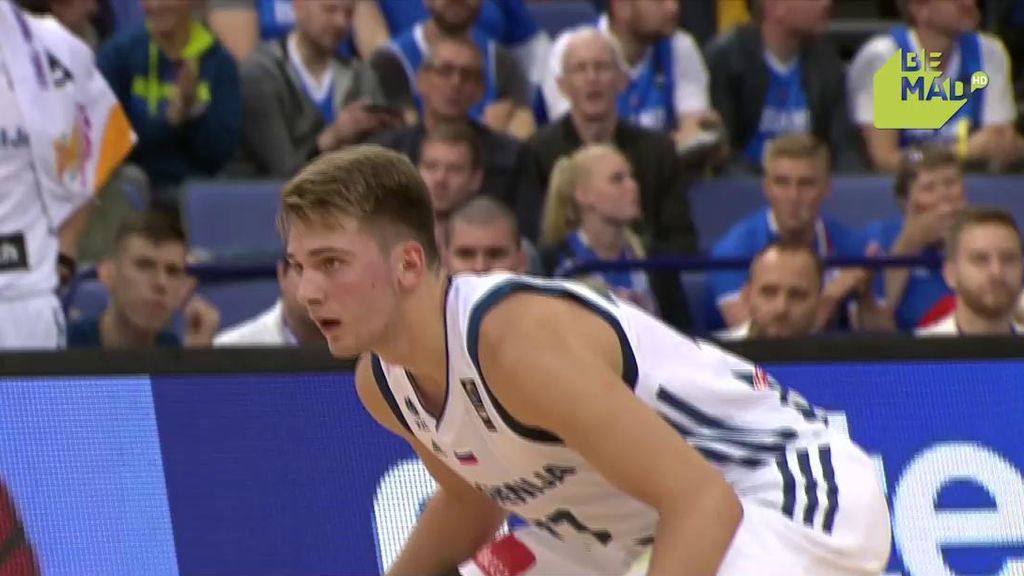 ¡Doncic ya ha llegado al Eurobasket! Jugadón y triple de la joven estrella