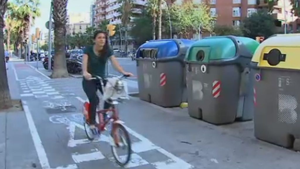Caos en los carriles bici de Madrid y Barcelona