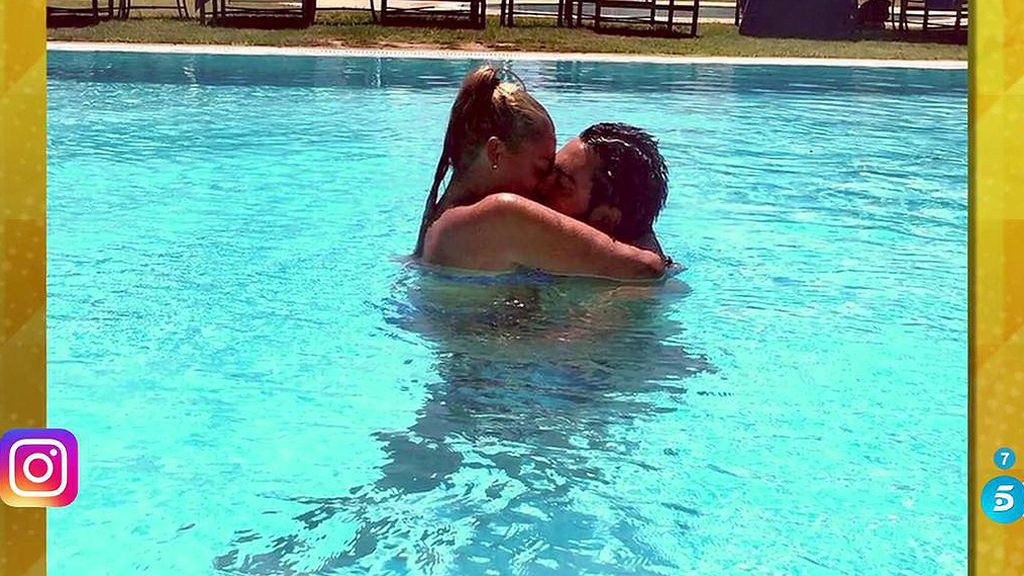 Belén Esteban vuelve de vacaciones entre rumores de... ¿embarazo?