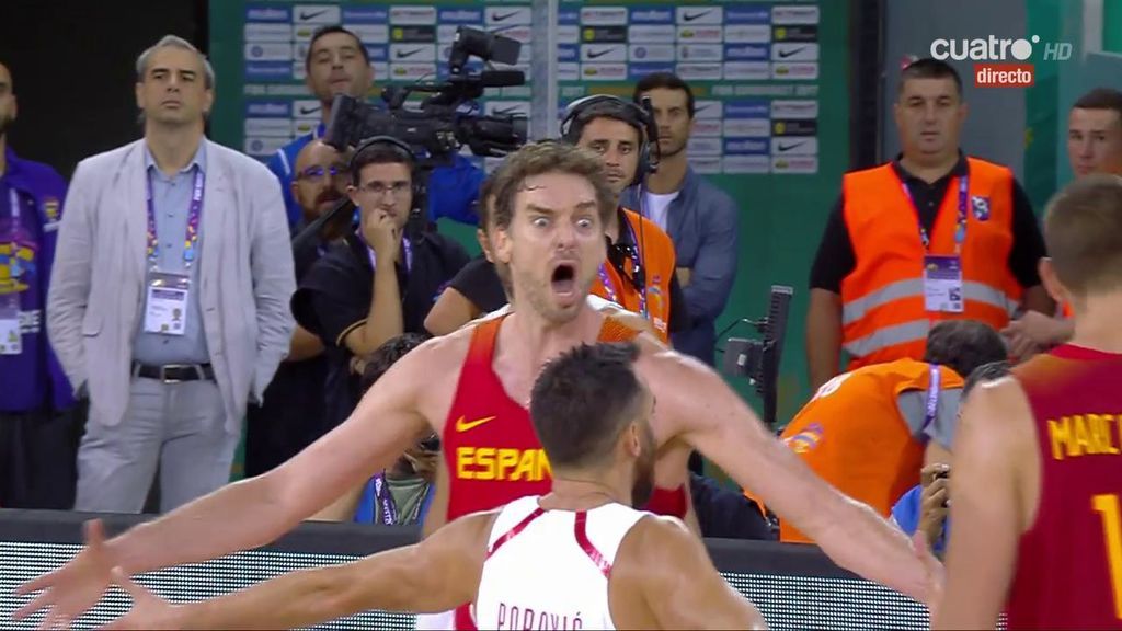 Brutal cabreo de Pau Gasol que le cuesta la técnica… ¡a él y a Scariolo!