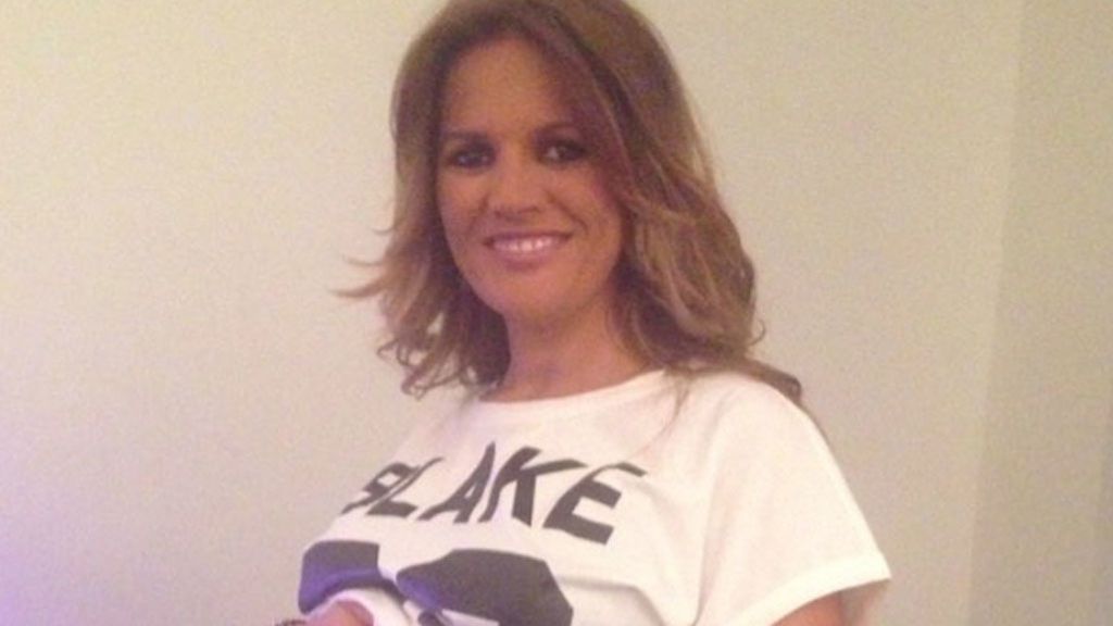 La foto ‘super mamá’  de Marta López con 22 kilos más de amor
