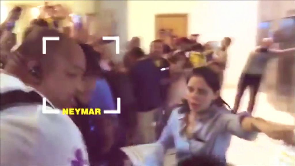 Locura absoluta en Colombia con Neymar: empujones, carreras y agarrones para conseguir una foto