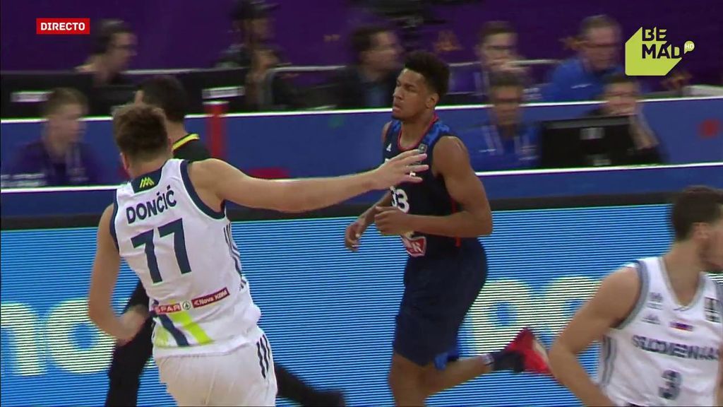 ¡Triplazo y caída de la ‘emoción’! Doncic anotá desde la esquina y tropieza al bajar a defender