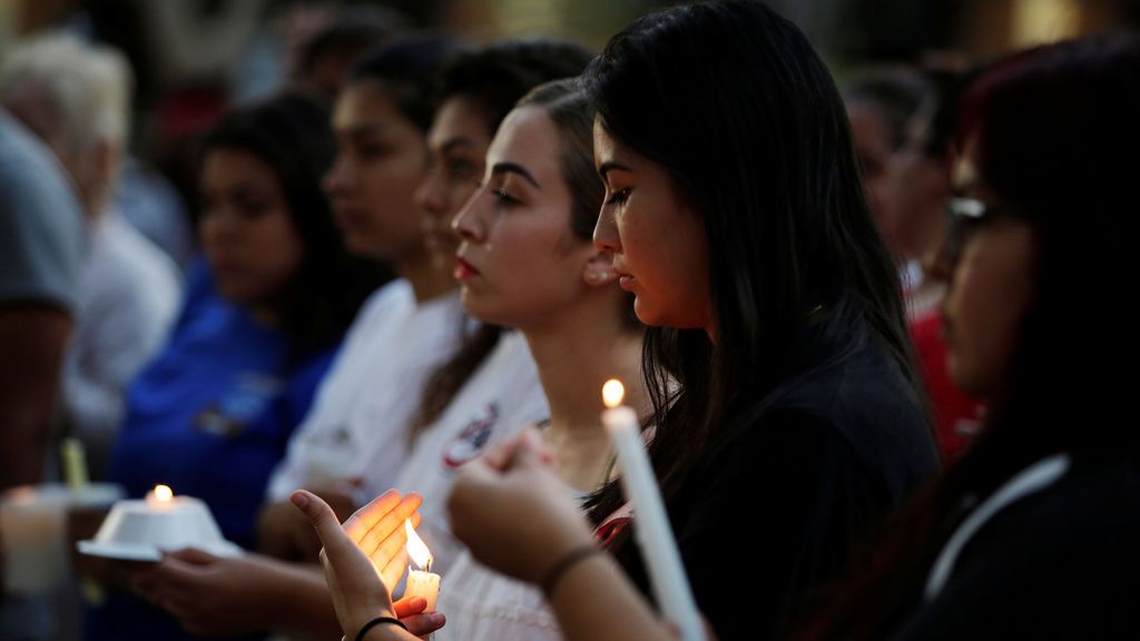 Acción Diferida para Llegadas Infantiles (DACA, por sus siglas en inglés) realizan una vigilia en la Plaza San Jacinto en El Paso, Texas