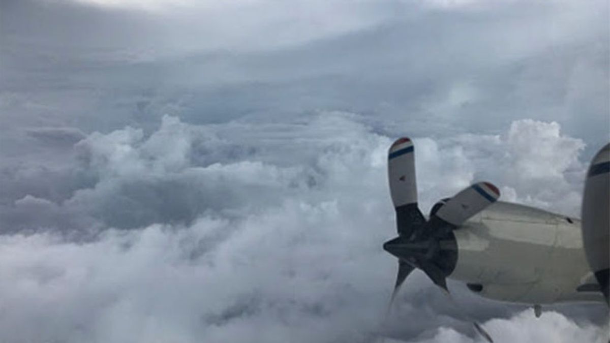 En vídeo: las terroríficas imágenes de un avión que atraviesa el huracán Irma para recoger datos