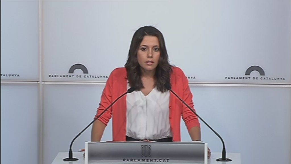 Arrimadas anuncia una moción de censura con el compromiso de "convocar elecciones"