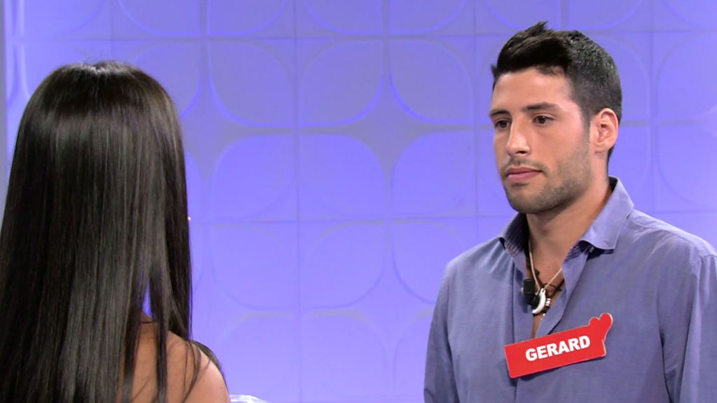 Gerard se va del programa y acusa a Claudia de besarse con otro chico