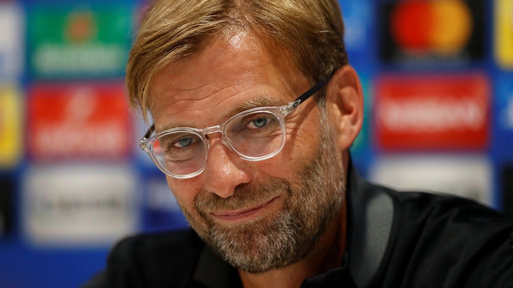 Klopp se encuentra a una fan del Everton en la gasolinera… ¡y graba este vídeo para su sobrino enfermo!
