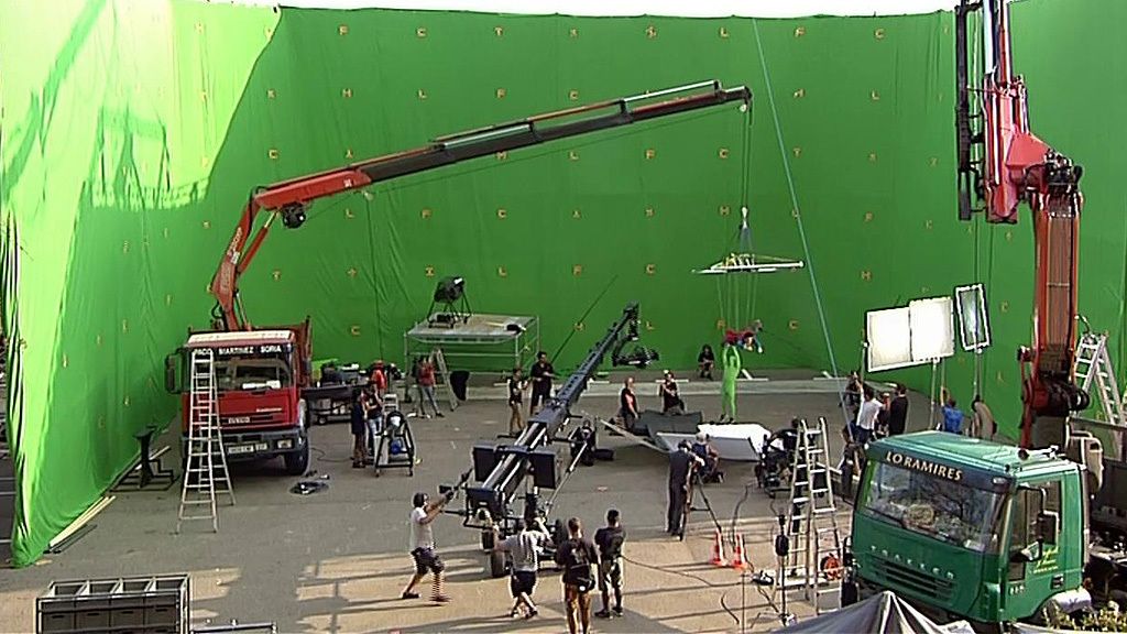 Así es el plató donde se rueda la escena en la que 'Superlópez' Rovira vuela