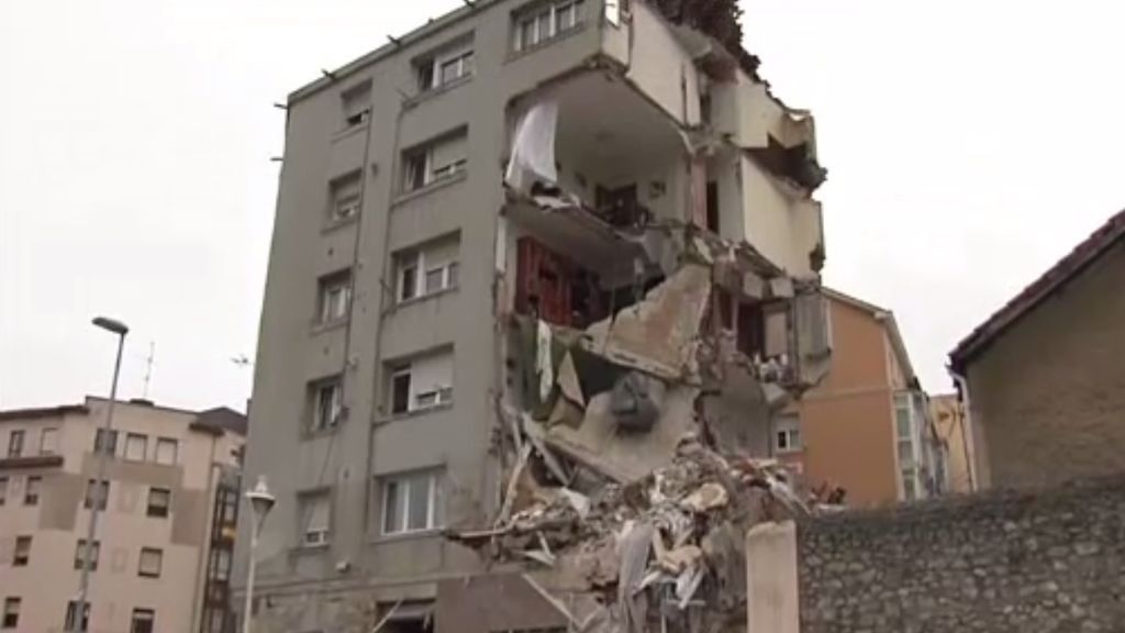 Los vecinos del edificio derruido de Santander vuelven a sus hogares