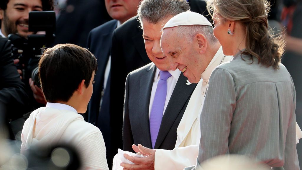El Papa llega a Colombia para mediar en un país dividido por el acuerdo de paz con las FARC