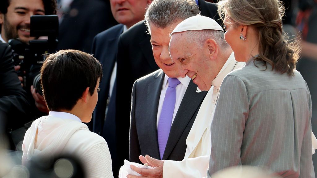El Papa, en Colombia para mediar en un país dividido por el acuerdo de paz con las FARC