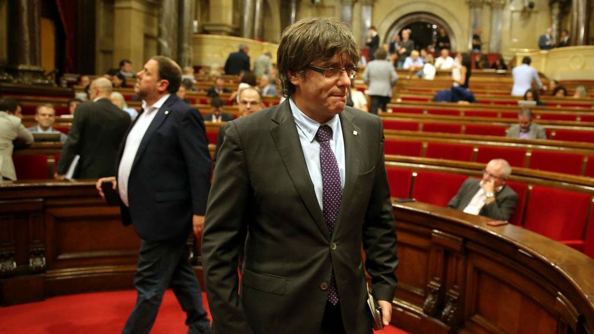 Puigdemont y Junqueras en el Parlamento de Cataluña