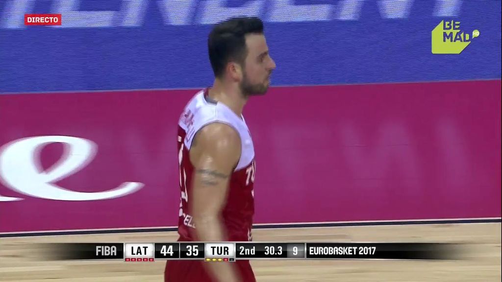 ¡Turquía muestra sus armas! Racha de triples para seguir en el partido