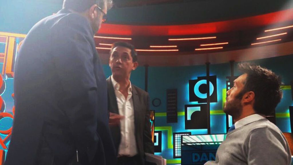 Javier Ruiz reta a Dani Martínez "en la calle" tras ver su parodia en 'Dani&Flo'