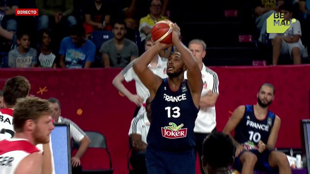 ¡Como más le gusta! Triplazo de Diaw apoyándose en las ‘punteritas’