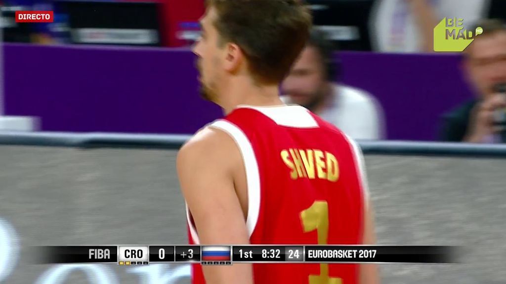 ¡Shved, lanzado! Dos triples en los primeros dos minutos de partido