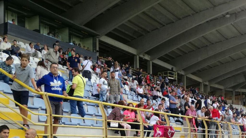 Fallece un aficionado de 81 años de la Cultural tras celebrar el último gol de su equipo ante el Valladolid