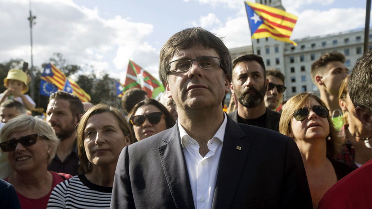 Carles Puigdemont y Carme Forcadell, en la manifestación de la Diada