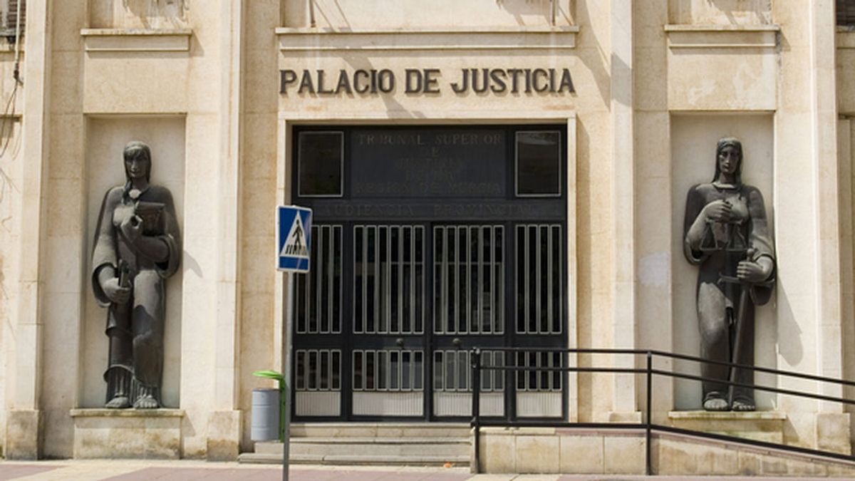 Condenan al tesorero de una comunidad de propietarios a 21 meses de cárcel por apropiarse de 9.000 euros