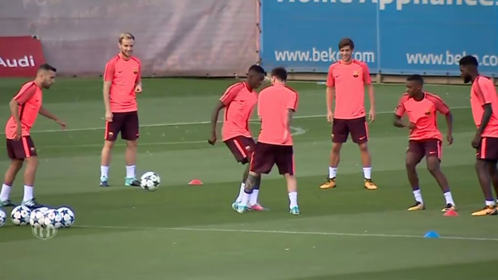 ¡Dembelé ya está a tope! Así le roba el balón a Alba y Messi en un rondo