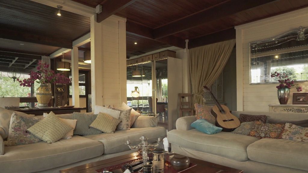 A orillas de la playa, con un huerto y un jardín de ensueño: Así es la casa de Antonio Carmona