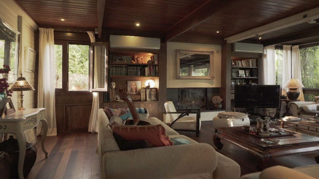 A orillas de la playa, con un huerto y un jardín de ensueño: Así es la casa de Antonio Carmona