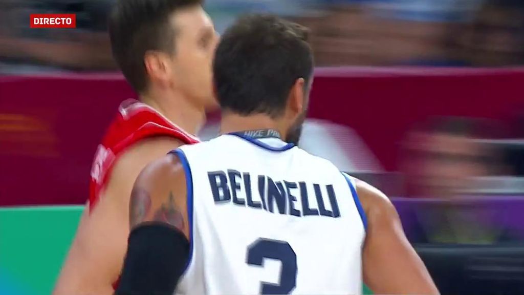 ¡Cañonero Belinelli! Ni se lo piensa para lanzar desde la línea de tres