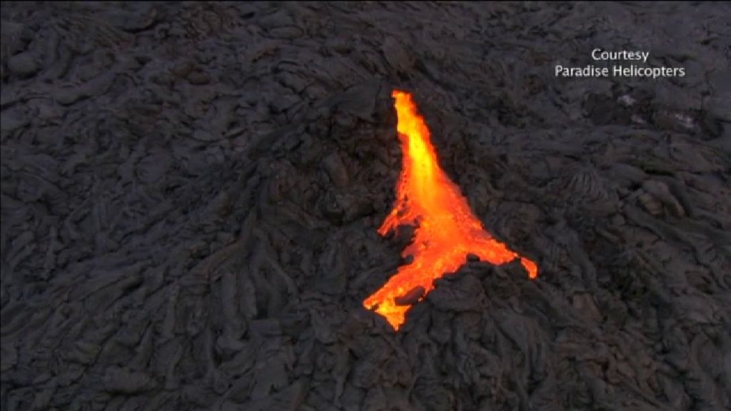 El volcán Kilauea deja escapar espectaculares ríos de lava en Hawái