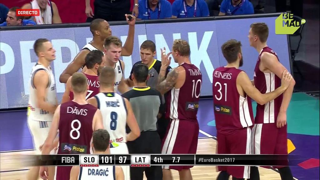 ¡Máxima tensión entre Randolph y Porzingis! Casi acaban a golpes y terminaron expulsados