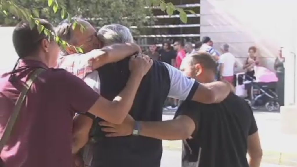 La familia de Rocío, la joven que falleció aplastada por un ascensor de un hospital, sigue batallando