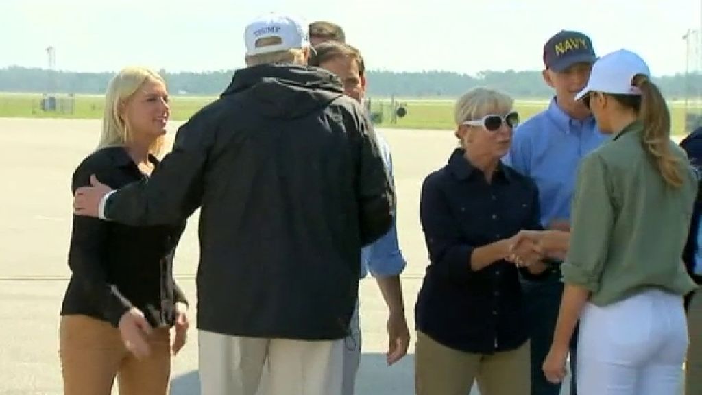 Trump visita Florida para repartir ayuda a los damnificados por Irma
