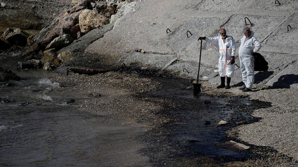 Marea negra: impactantes y muy tristes las imágenes de los daños provocados por el 'chapapote griego'