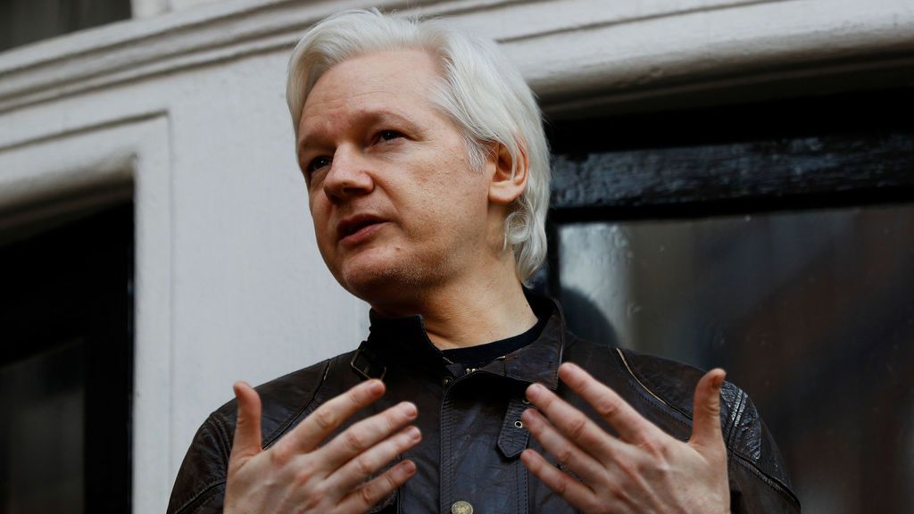 Assange, complacido de ayudar con la  nueva web del referéndum catalán