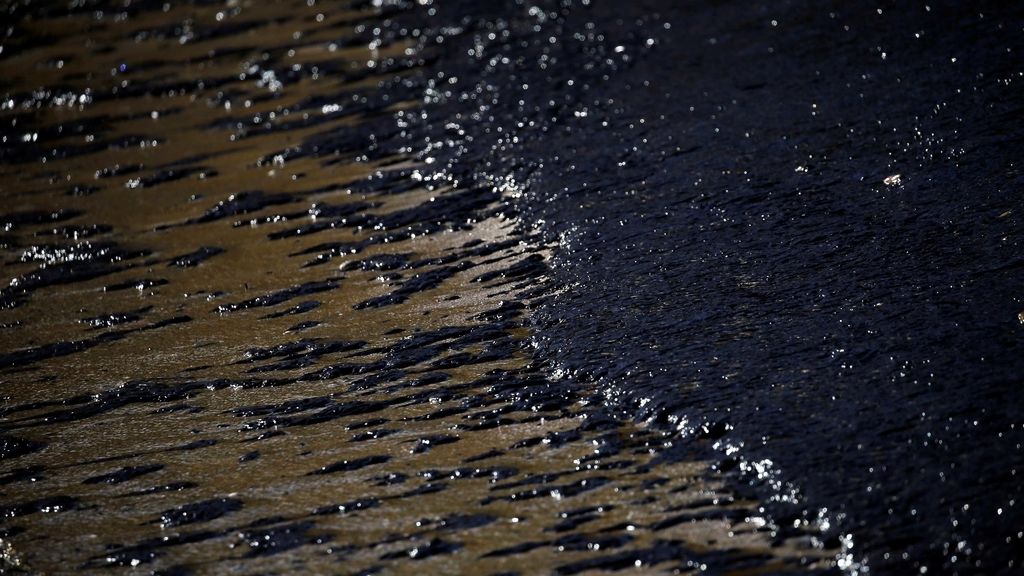 Marea negra: impactantes y muy tristes las imágenes de los daños provocados por el 'chapapote griego'