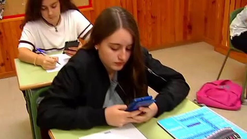 En este colegio utilizan los teléfonos móviles para aprender matemáticas