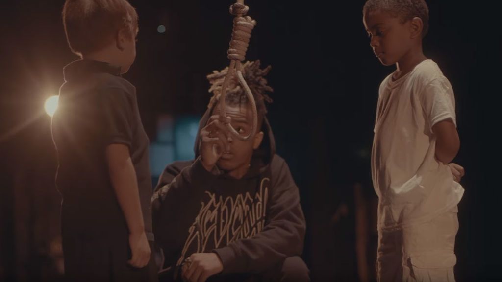El rapero XXXTentación ahorca a un niño blanco en su último videoclip