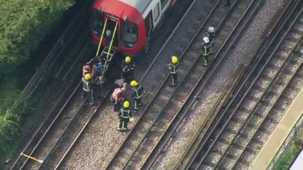 Así ha sido la evacuación del vagón del metro de Londres tras la explosión de un artefacto