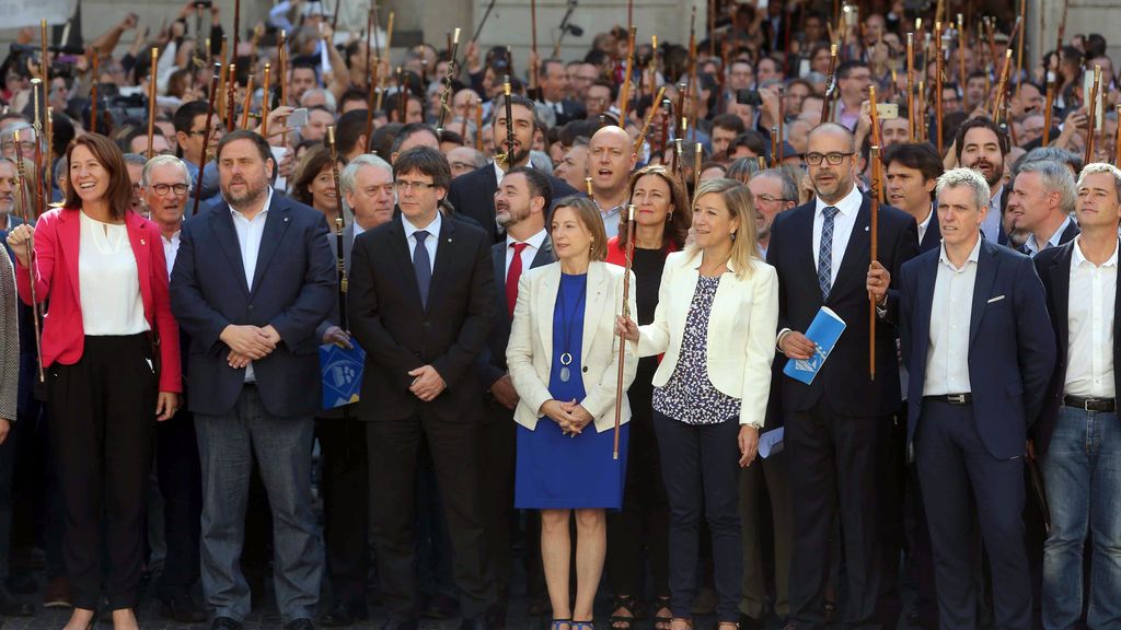 Los alcaldes pro consulta se reúnen en el Ayuntamiento de Barcelona