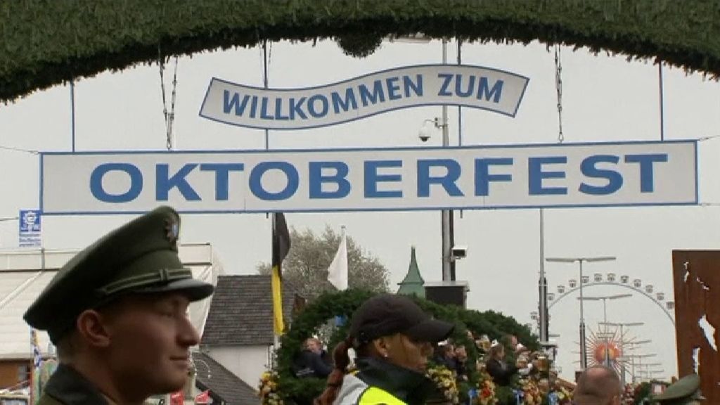 Múnich celebra el Oktoberfest entre fuertes medidas de seguridad